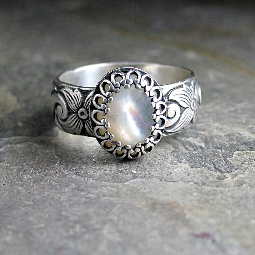 Sterling Silver Mother of Pearl ring - White Dogwood – Lavender