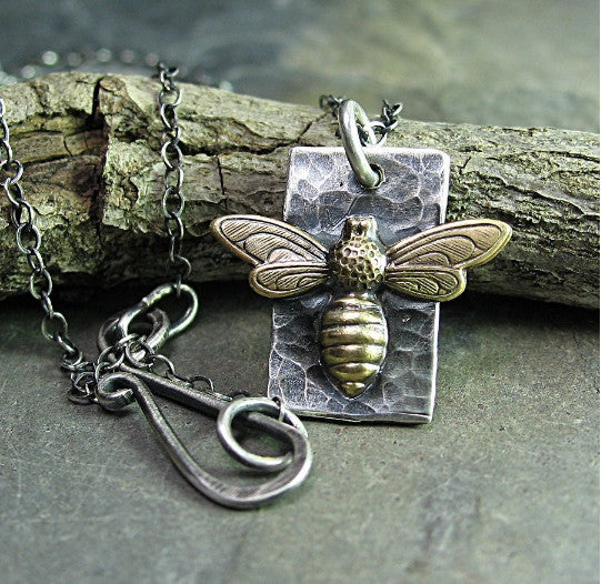 925 Sterling Silver Insect Bee Pendant Necklace – Bug / Wasp Design, 18 Inch Chain