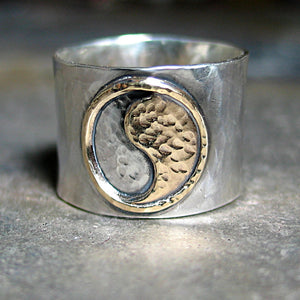 Yin Yang Ring - The Harmony of Balance