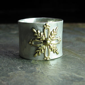 Wide band snowflake ring - Snowfall